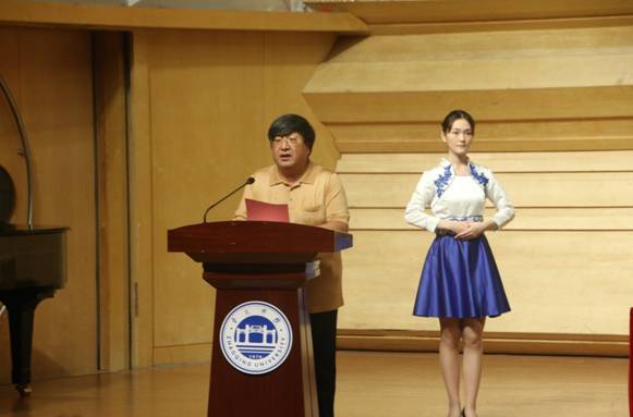 3.张旭东经理宣读获奖同学名单