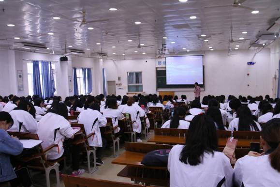 伟德国际1946bv官网2017-2018学年员工干部素质拓展培训