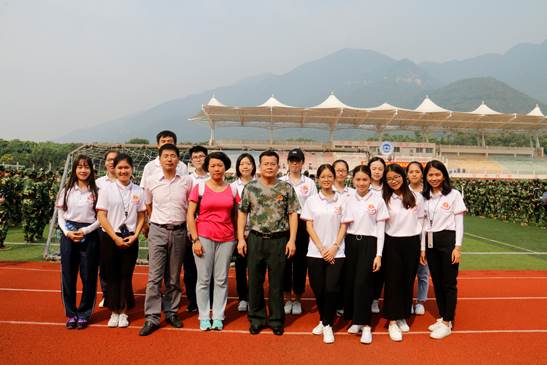 4公司领导与带班党员合影